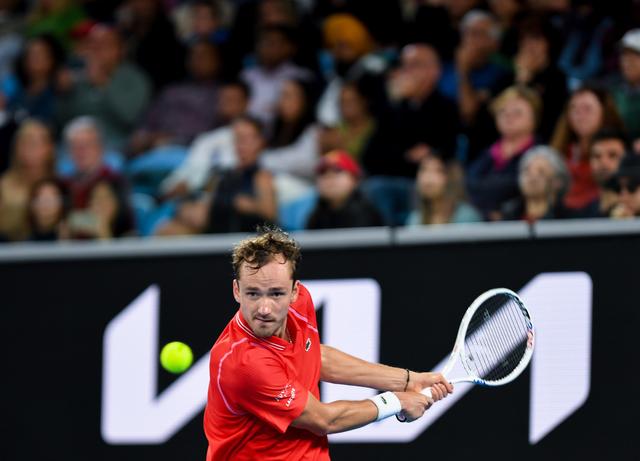 德国网球队轻取法国网球队，梅德韦杰夫绝境逆转