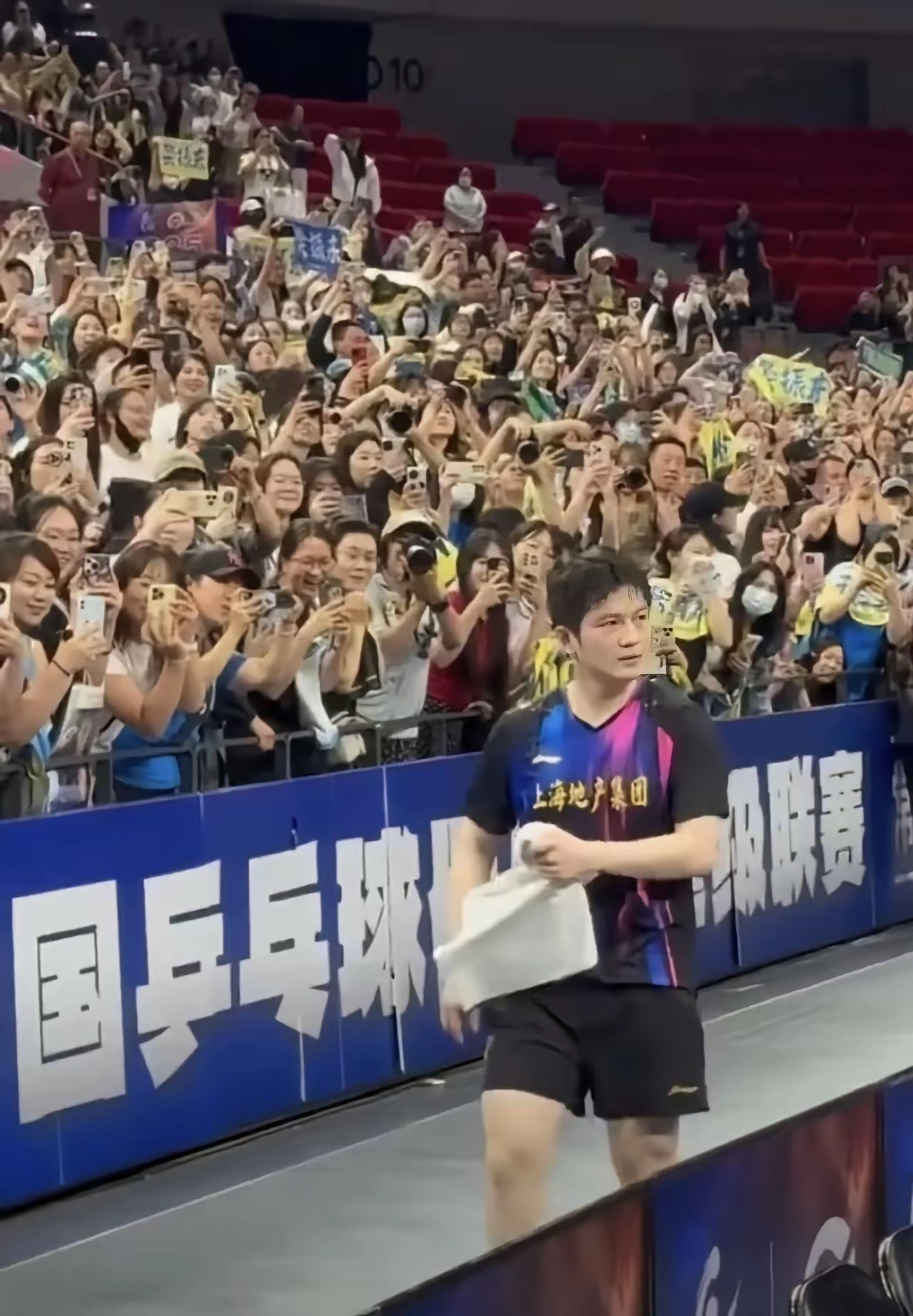 中国乒乓球队绝杀奥地利乒乓球队，樊振东制霸全场