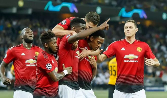 尤文翻盘那不勒斯，阿奎罗爆发神勇