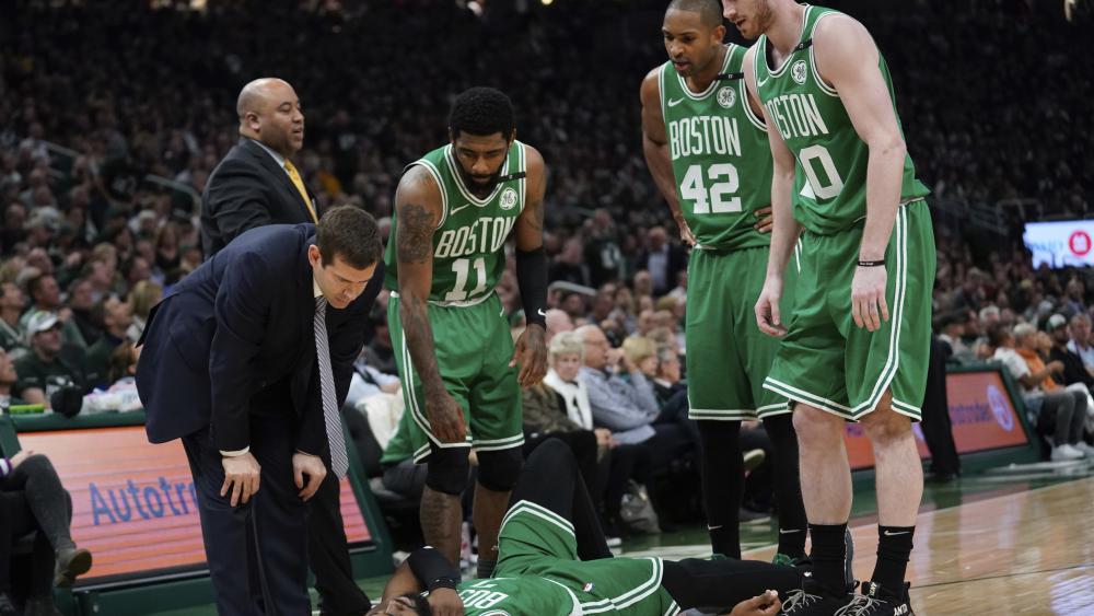 包含中国男篮碾压凯尔特人B队，浓眉一己之力扛起全队的词条