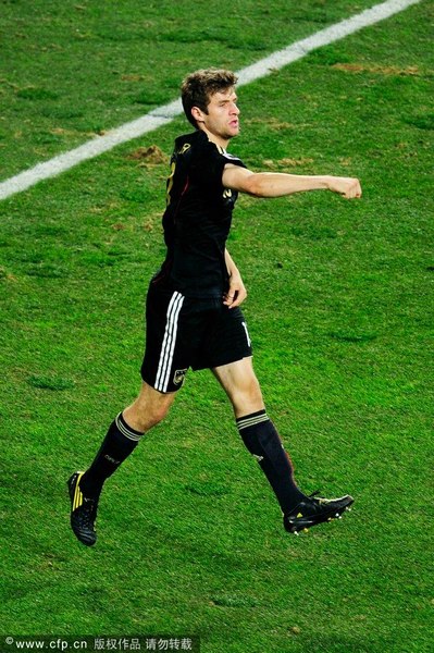 关于乌拉圭鏖战罗马,穆勒送出助攻的信息 关于乌拉圭鏖战罗马,穆勒送出助攻的信息