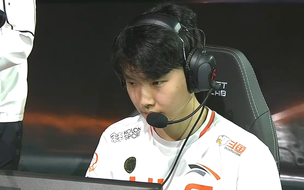 G2翻盘Rogue,Deft关键制胜 G2翻盘Rogue,Deft关键制胜