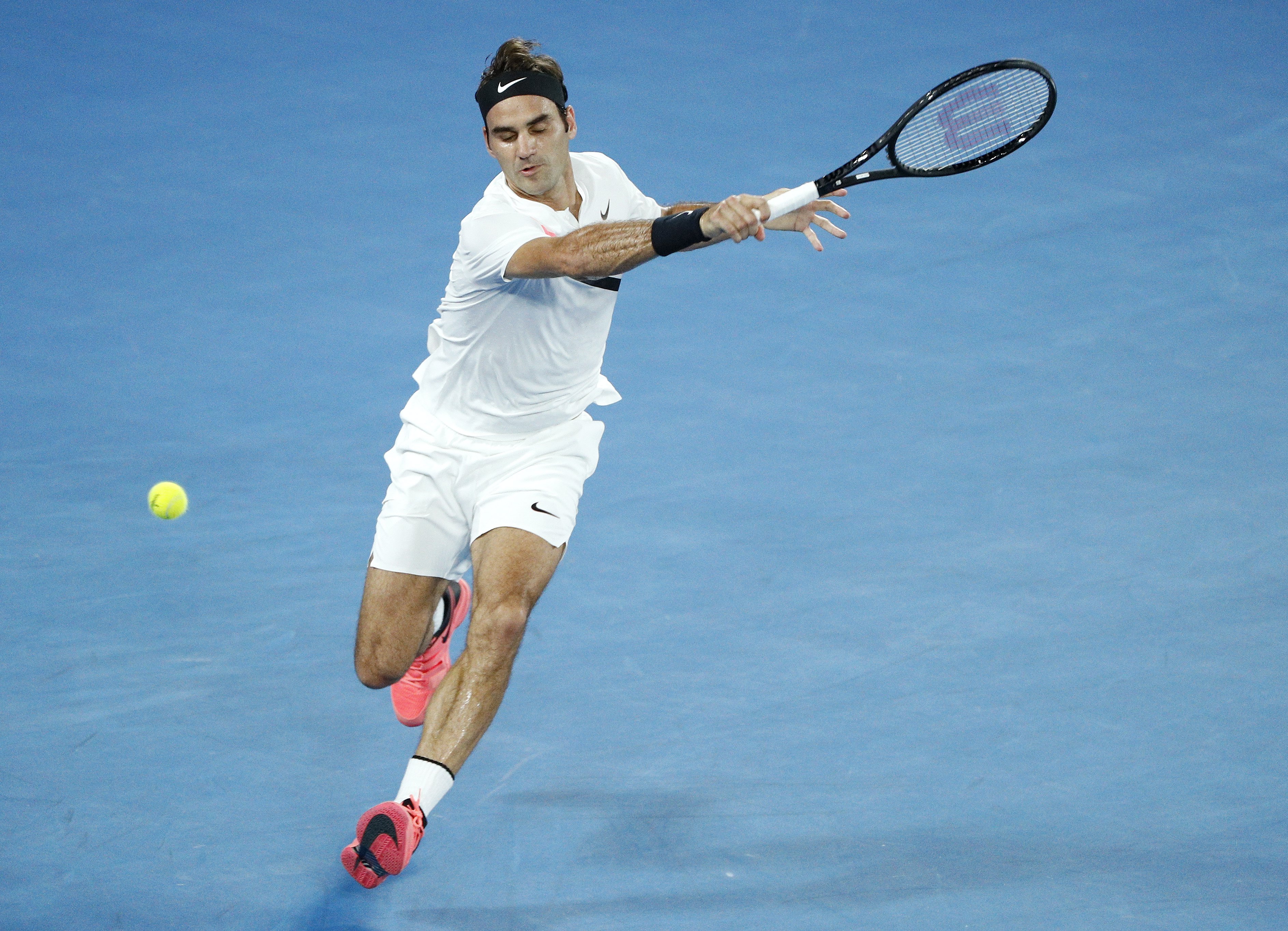 关于德国网球队逆转澳大利亚网球队，费德勒统治全场的信息