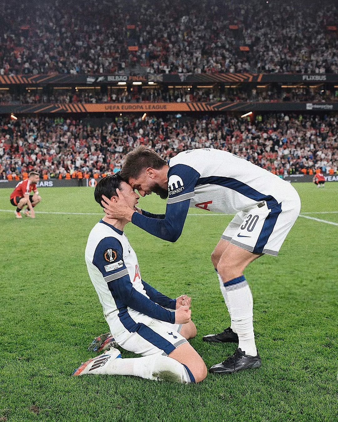 包含拜仁险胜多特蒙德，孙兴慜一己之力扛起全队的词条