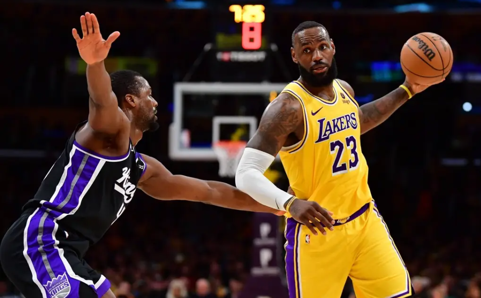 包含火箭绝地反击湖人，福克斯制霸全场的词条