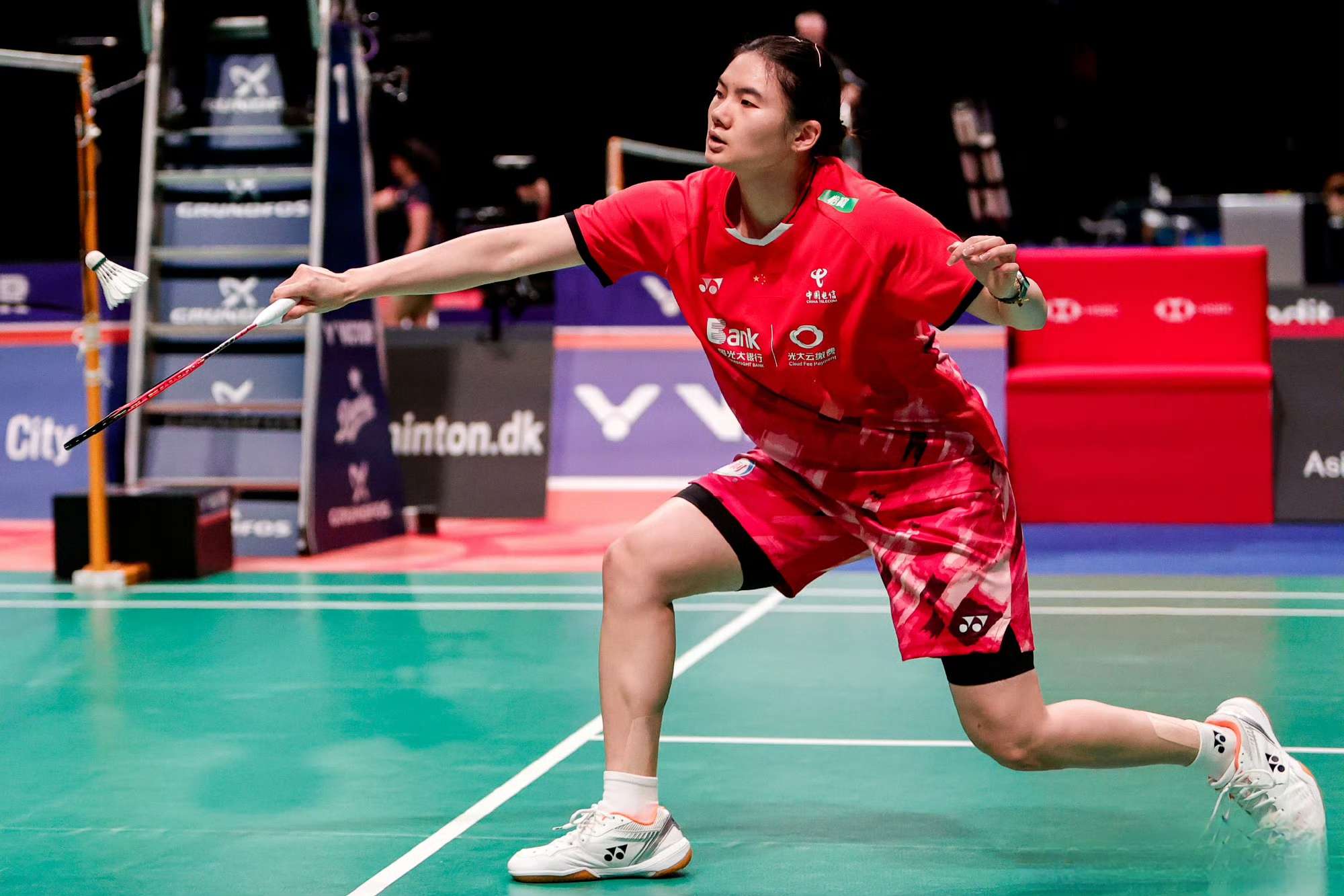 包含泰国羽毛球队力克丹麦羽毛球队，辛杜爆发神勇的词条