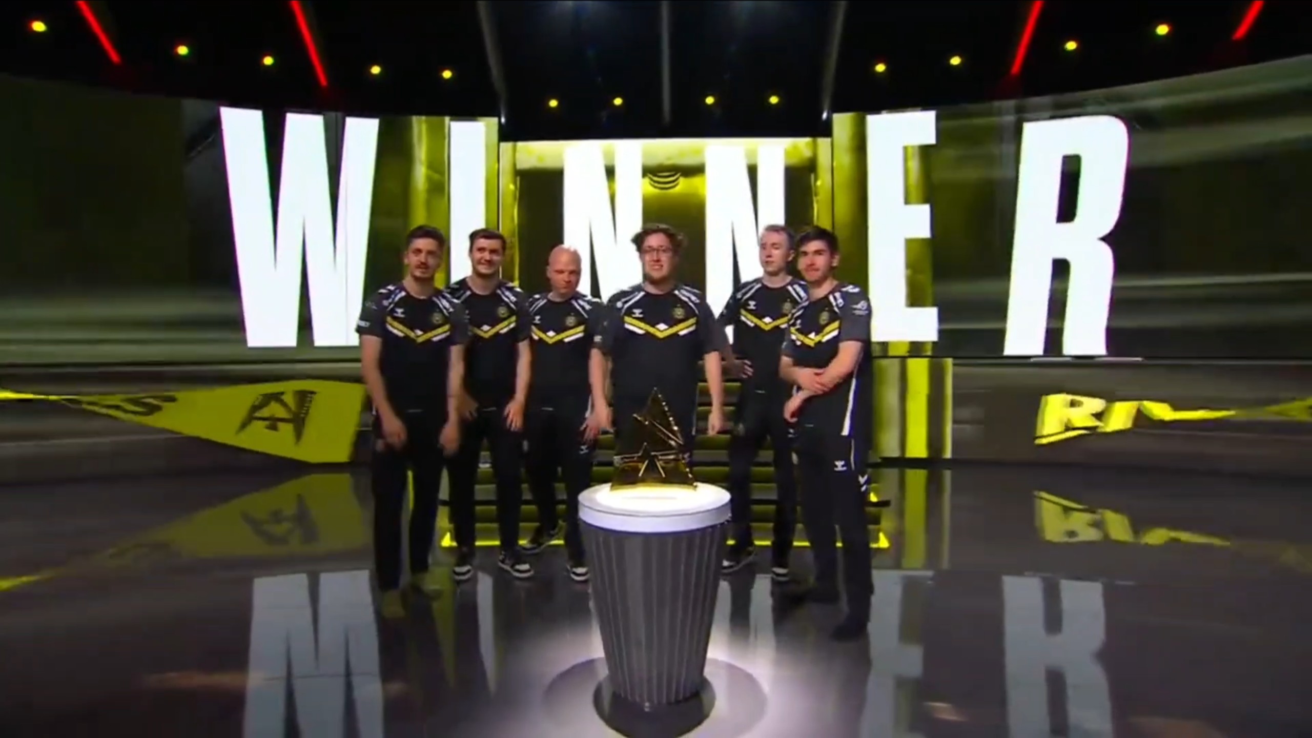 IG险胜Vitality，Bin打破历史纪录