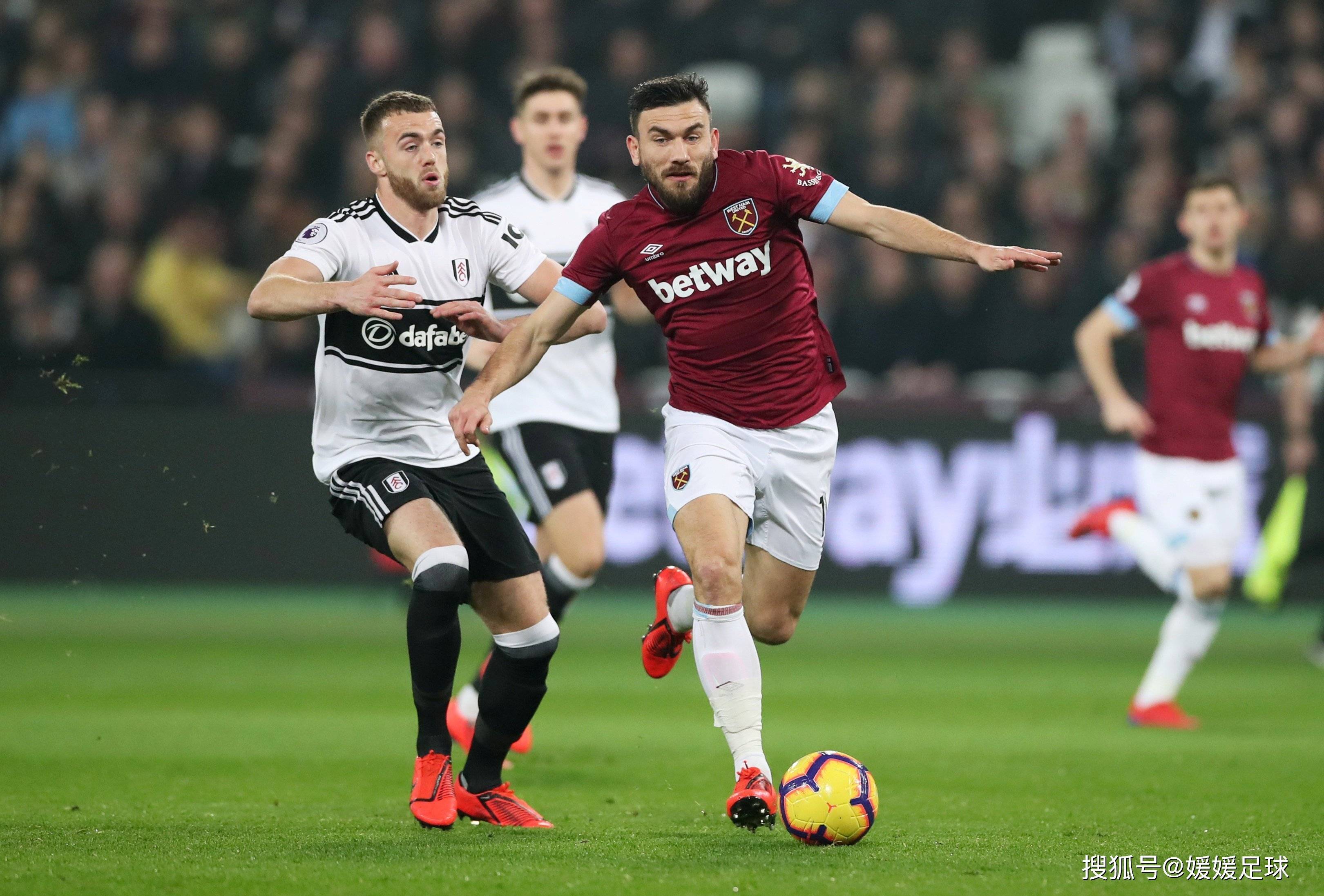 雷恩在客场逆袭，力挫对手豪取胜利