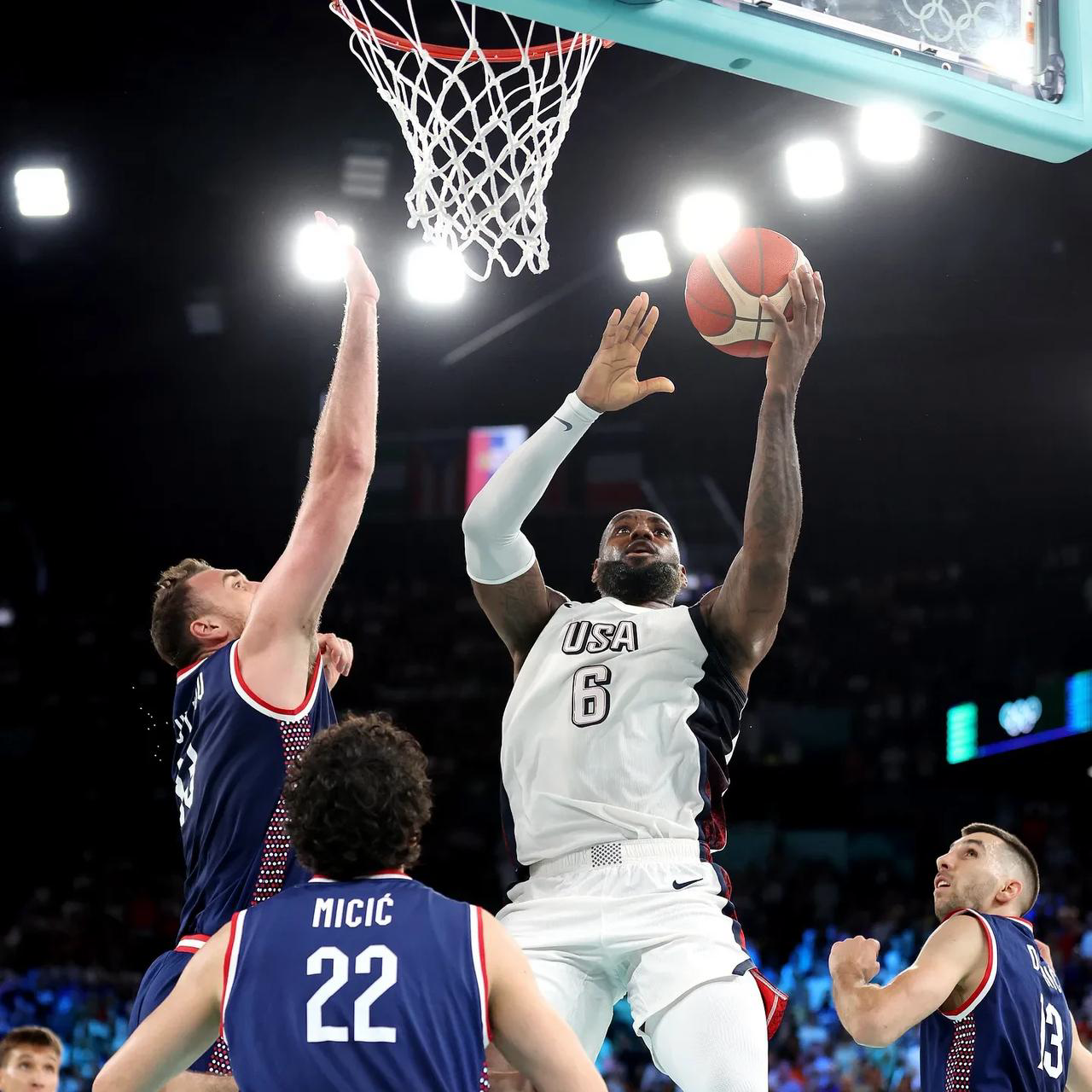 国王险胜美国男篮，麦科勒姆完成帽子戏法的简单介绍