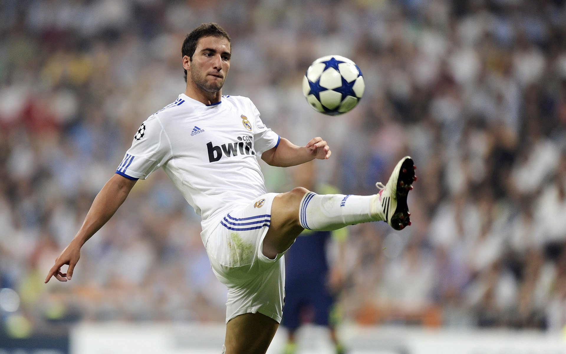 深圳队斩落勇士，克莱成为关键先生