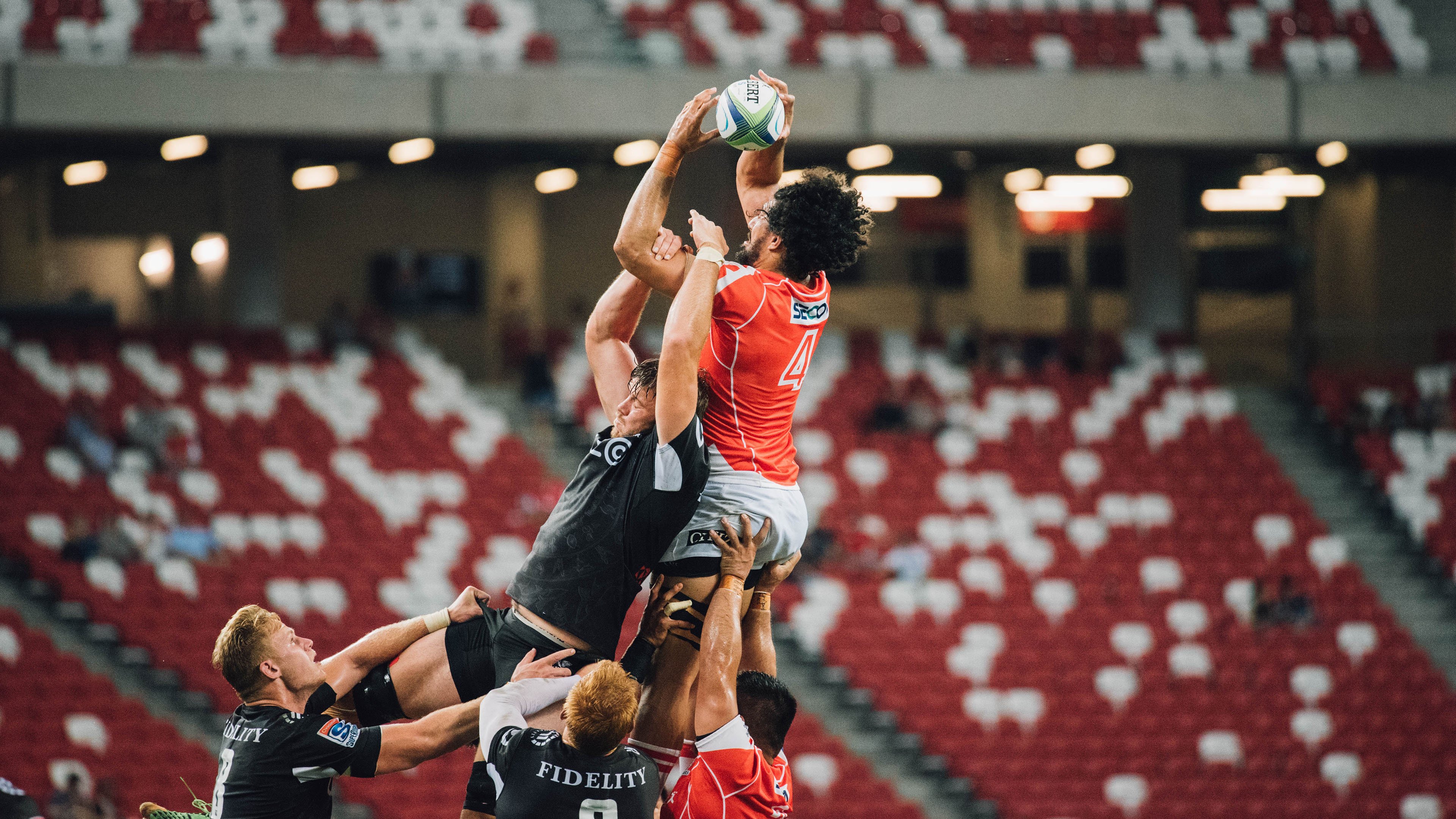 新疆队粉碎雄鹿,莫兰特让比赛提前失去悬念